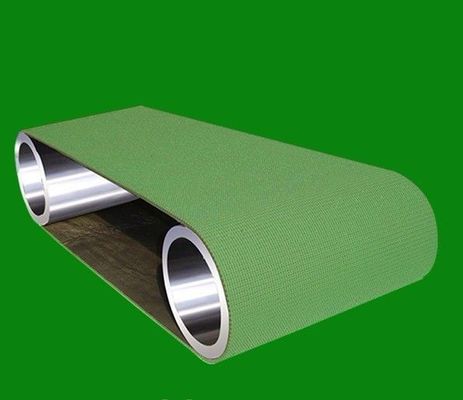 ความหนา 1.6mm PVC สายพานลำเลียงเข็มขัดสัมภาระด้านบนของเข็มขัดนิรภัยสีเขียวสีดำ
