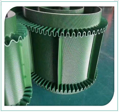 สีที่แตกต่างกัน ผนังด้านข้าง คลีท PVC เขียว แบล็ต คอนเวียร์เบิร์ท